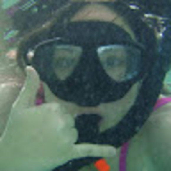 Meet your Posher, Dee - Picture 1 of 1